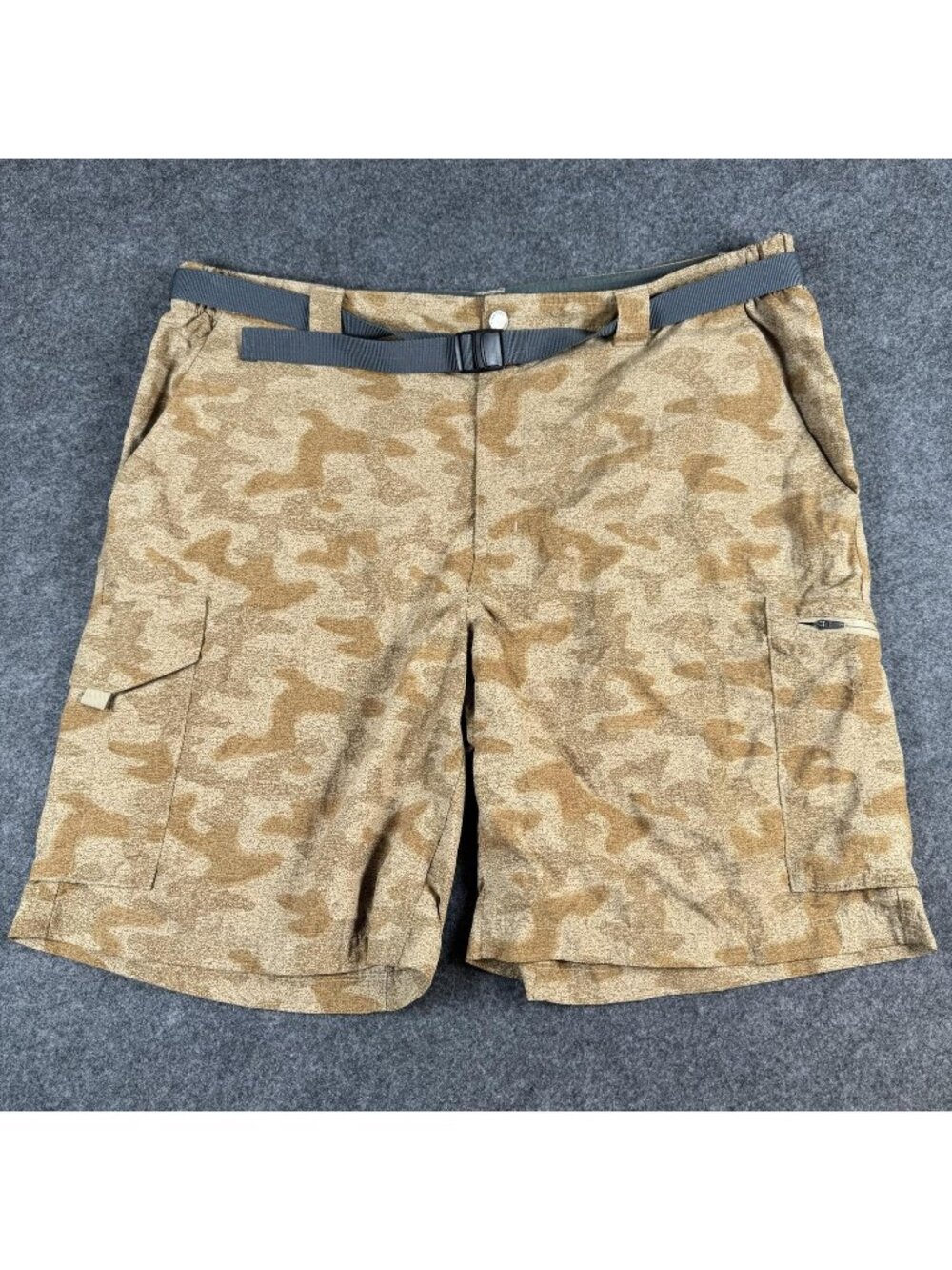 Columbia Shorts Mens Size 40 Beige Camo Cargo Belted Hiking Fishing Quick Dry